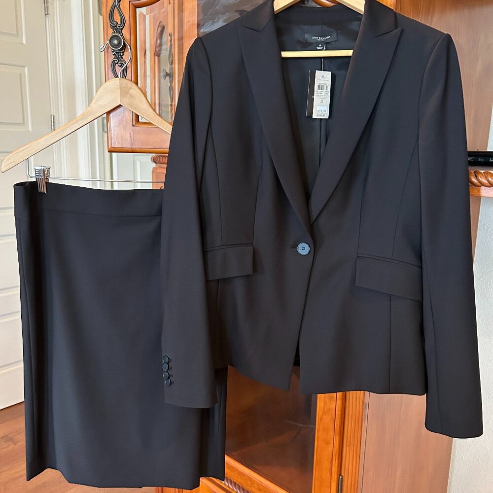 Ann Taylor suit jacket size 8, with skirt size 10, Black NWT